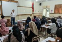 Perbedaan Kuliah Di Indonesia Dengan Luar Negeri, Mana Lebih Baik? Perbedaan Antara Kuliah Di Dalam Negeri Dan Luar Negeri