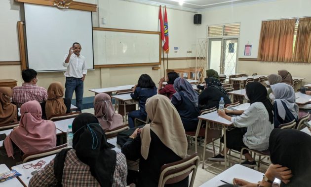 Perbedaan Kuliah Di Indonesia Dengan Luar Negeri, Mana Lebih Baik? Perbedaan Antara Kuliah Di Dalam Negeri Dan Luar Negeri